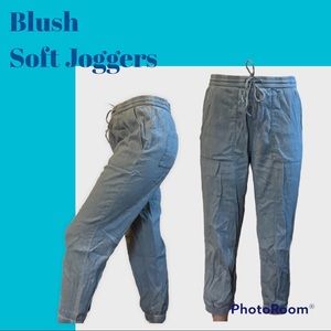 Blush Capri Light Joggers